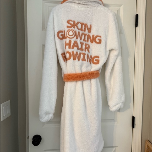 Limited Edition Monat Robe - Picture 3 of 3